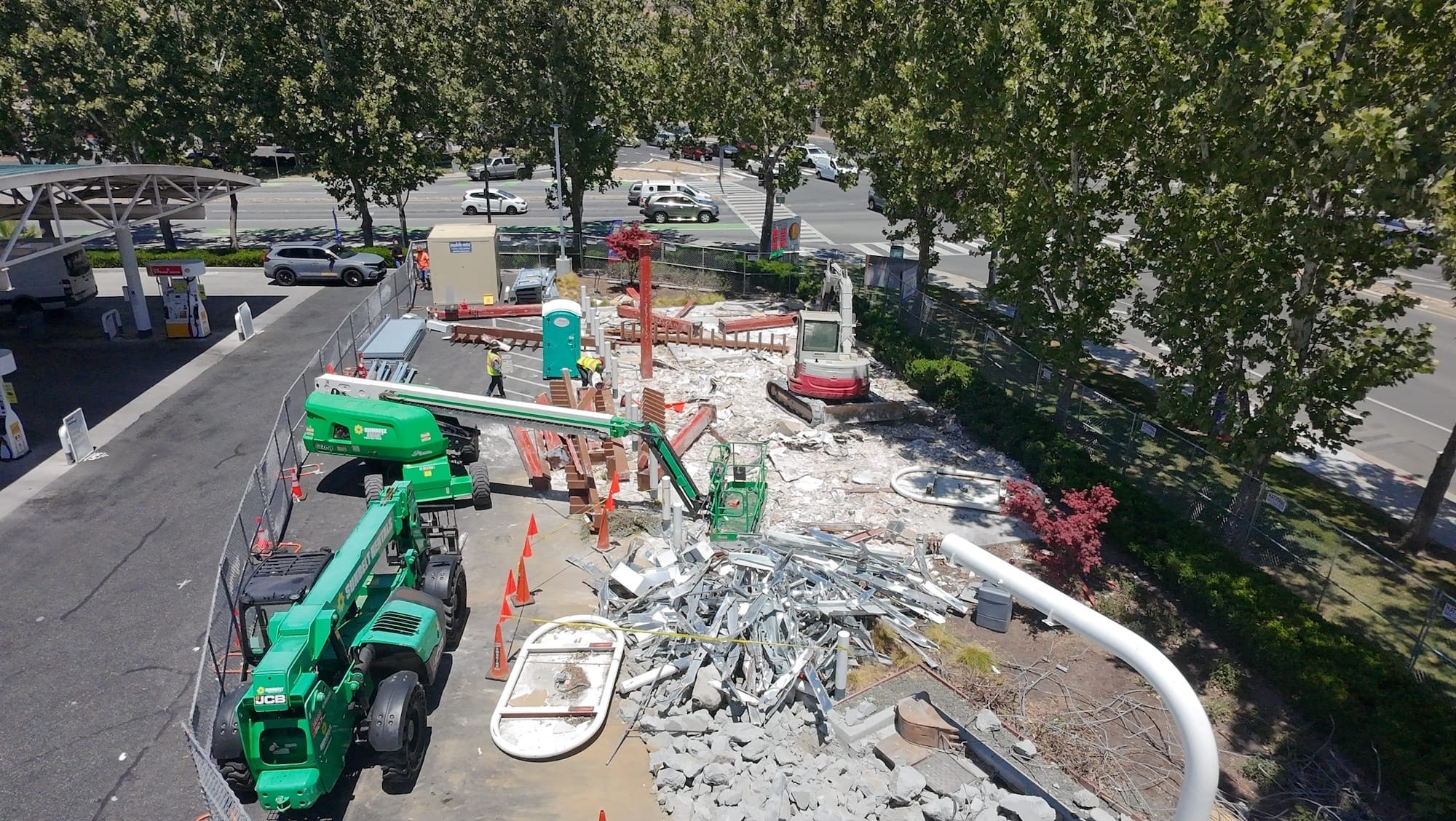 forming/reinforcement or fresh pour in progress