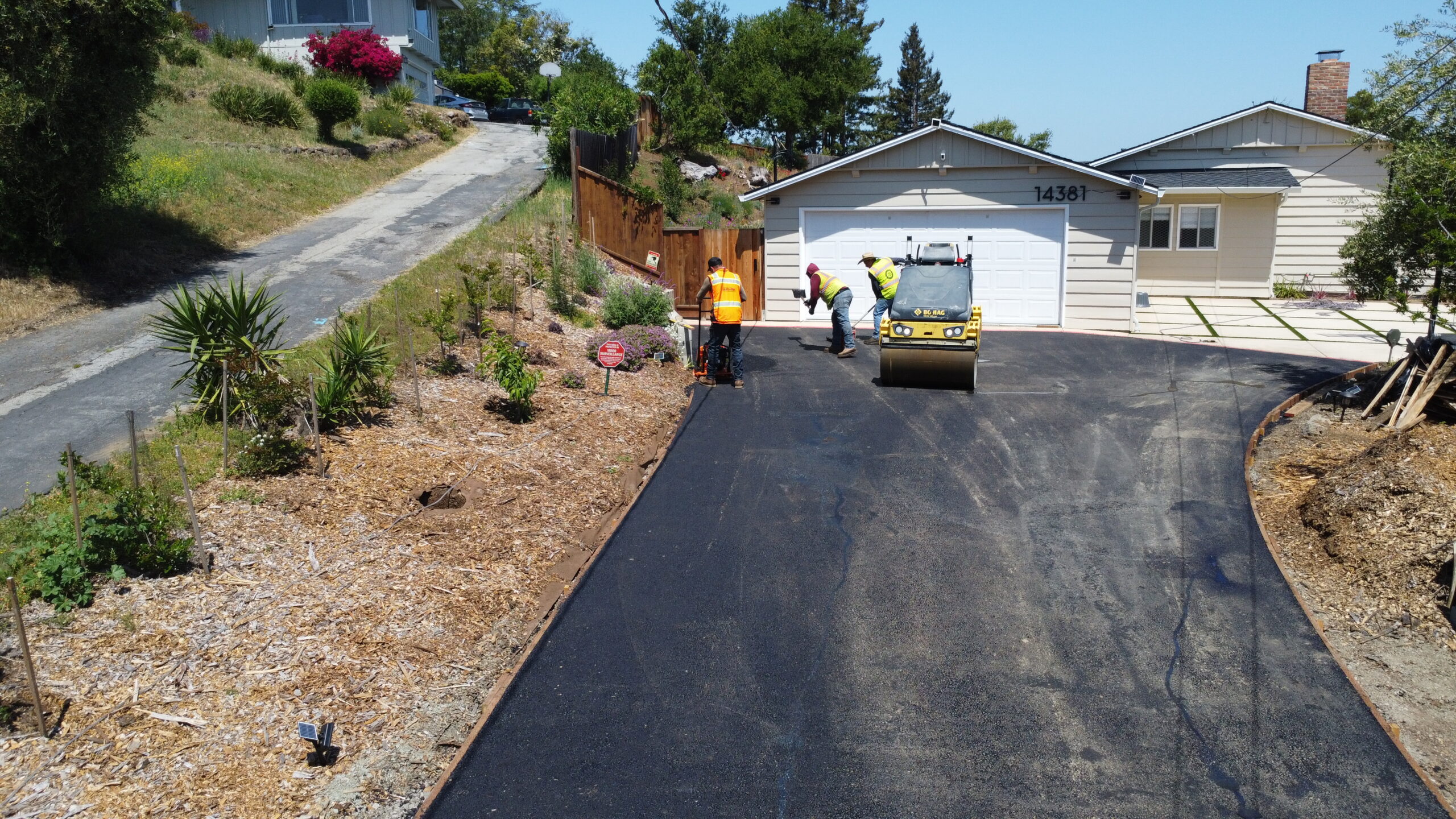 Los Altos Driveway - Image 4